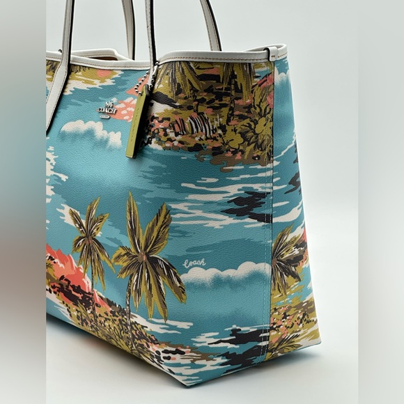 Coach Tote Bag With Hawaiian Print - Picture 9 of 15